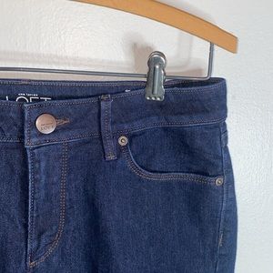🦋Women’s Loft curvy skinny dark wash jeans!